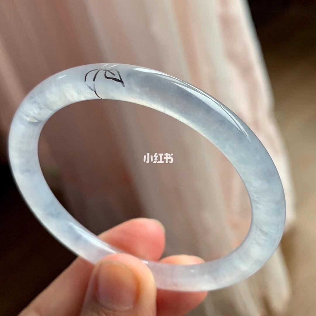 翡翠手镯白冰的好吗,一千多的白冰玉髓手镯-第1张图片-翡翠网 翡翠手镯白冰的好吗,一千多的白冰玉髓手镯-第1张图片-翡翠网