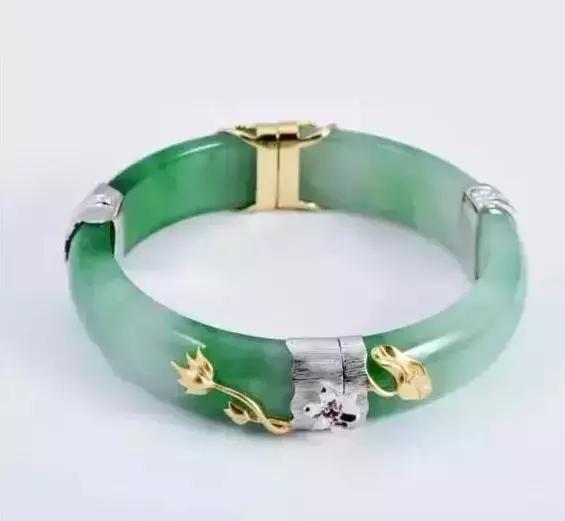 很贵的玉镯断了还值钱吗翡翠手镯断了还值钱吗-第6张图片-翡翠网 很贵的玉镯断了还值钱吗翡翠手镯断了还值钱吗-第6张图片-翡翠网