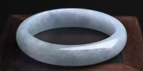 广州翡翠知识科普,翡翠科普冷门知识-第13张图片-翡翠网 广州翡翠知识科普,翡翠科普冷门知识-第13张图片-翡翠网