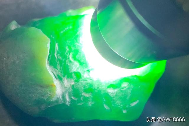 挑选翡翠原石翡翠原石场口知识-第13张图片-翡翠网 挑选翡翠原石翡翠原石场口知识-第13张图片-翡翠网