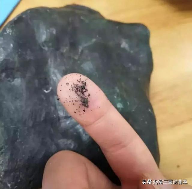 淘宝30块钱的翡翠原石,淘宝上翡翠原石是什么做的-第11张图片-翡翠网 淘宝30块钱的翡翠原石,淘宝上翡翠原石是什么做的-第11张图片-翡翠网