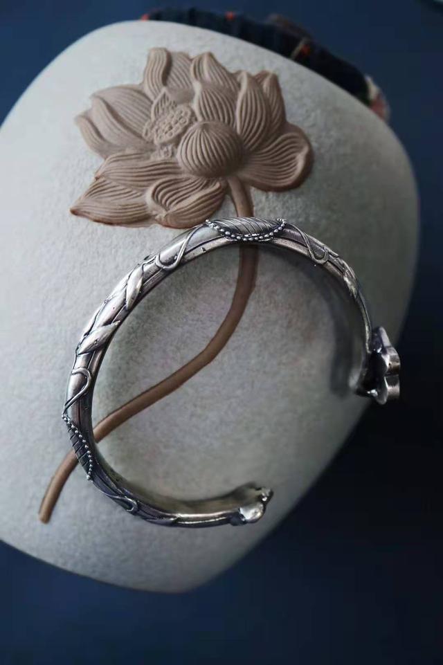 翡翠手镯红纹亿万翡红镯子图片-第6张图片-翡翠网 翡翠手镯红纹亿万翡红镯子图片-第6张图片-翡翠网