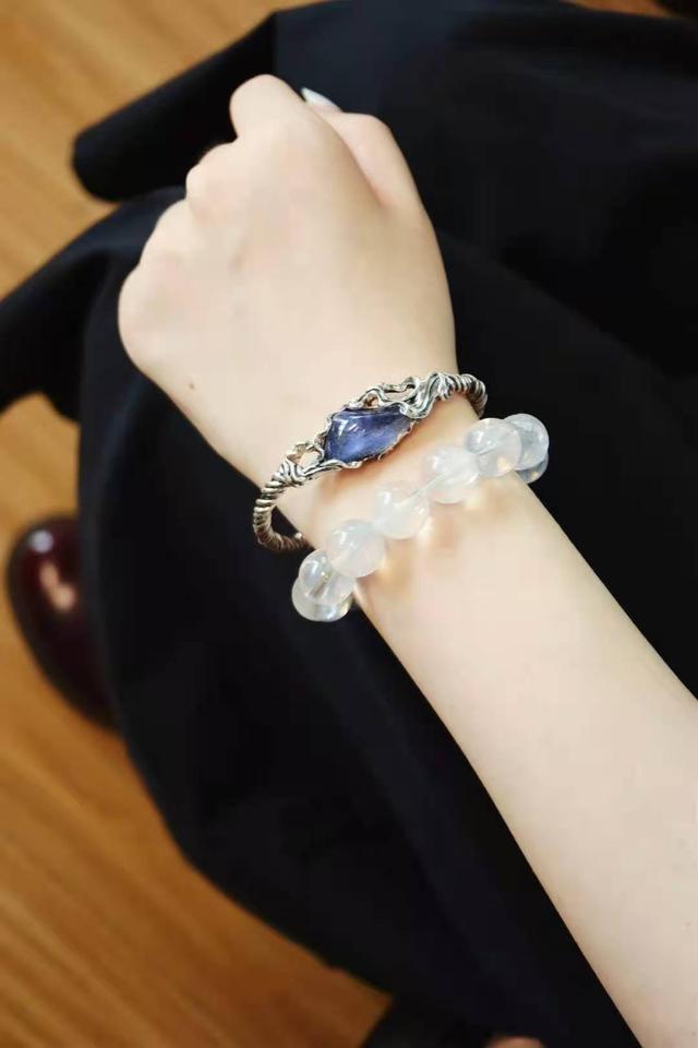 翡翠手镯红纹亿万翡红镯子图片-第10张图片-翡翠网 翡翠手镯红纹亿万翡红镯子图片-第10张图片-翡翠网