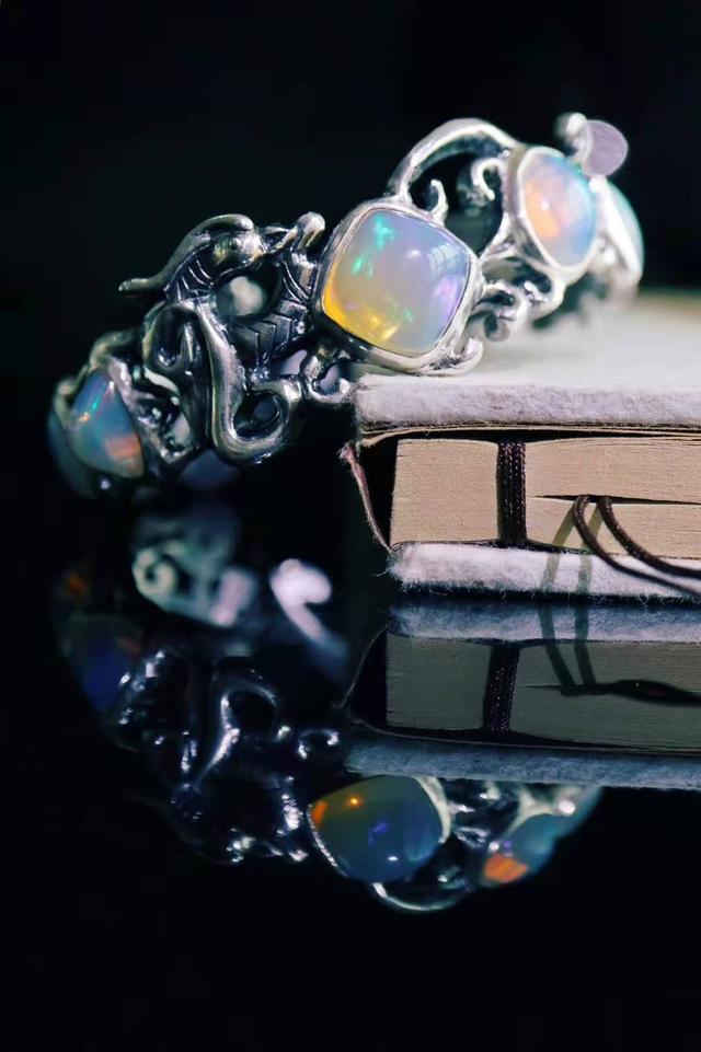 翡翠手镯红纹亿万翡红镯子图片-第14张图片-翡翠网 翡翠手镯红纹亿万翡红镯子图片-第14张图片-翡翠网