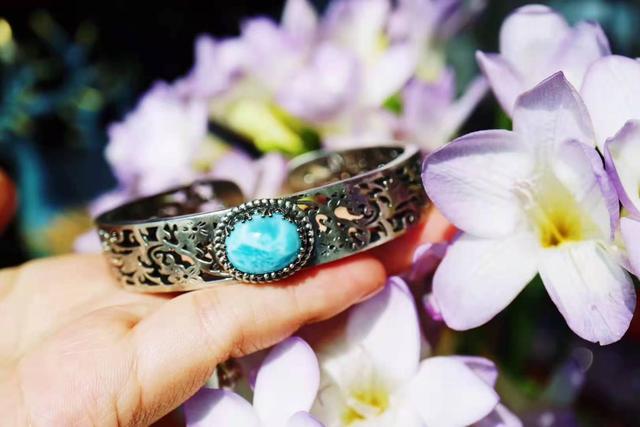 翡翠手镯红纹亿万翡红镯子图片-第21张图片-翡翠网 翡翠手镯红纹亿万翡红镯子图片-第21张图片-翡翠网