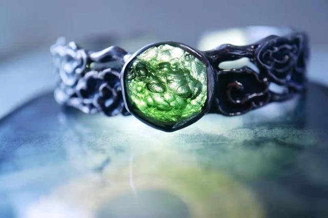 翡翠手镯红纹亿万翡红镯子图片-第23张图片-翡翠网 翡翠手镯红纹亿万翡红镯子图片-第23张图片-翡翠网