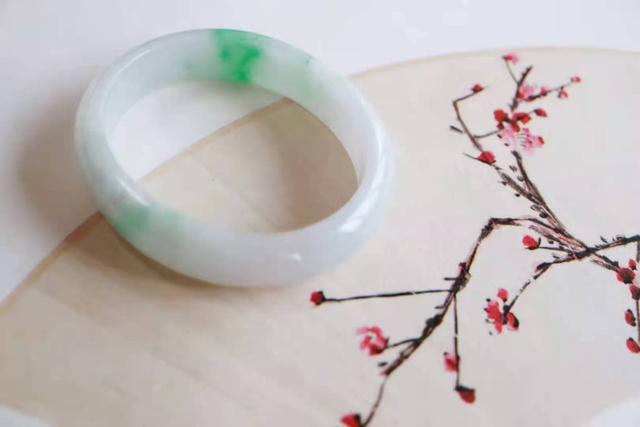 翡翠手镯红纹亿万翡红镯子图片-第31张图片-翡翠网 翡翠手镯红纹亿万翡红镯子图片-第31张图片-翡翠网