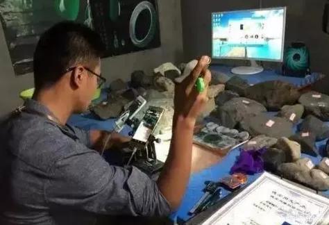 直播翡翠的专业知识用的术语,翡翠直播知识学习-第4张图片-翡翠网 直播翡翠的专业知识用的术语,翡翠直播知识学习-第4张图片-翡翠网