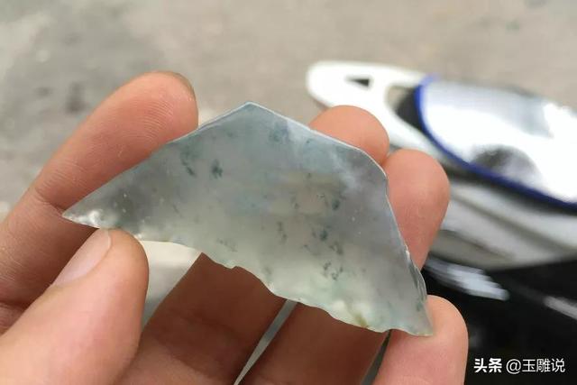 翡翠小原石怎么处理翡翠原石废料怎么利用-第1张图片-翡翠网 翡翠小原石怎么处理翡翠原石废料怎么利用-第1张图片-翡翠网