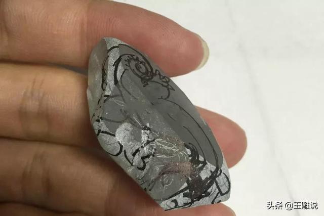 翡翠小原石怎么处理翡翠原石废料怎么利用-第2张图片-翡翠网 翡翠小原石怎么处理翡翠原石废料怎么利用-第2张图片-翡翠网