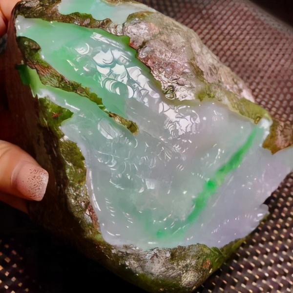 翡翠原石凸出来的松花翡翠原石种类有多少种-第5张图片-翡翠网 翡翠原石凸出来的松花翡翠原石种类有多少种-第5张图片-翡翠网