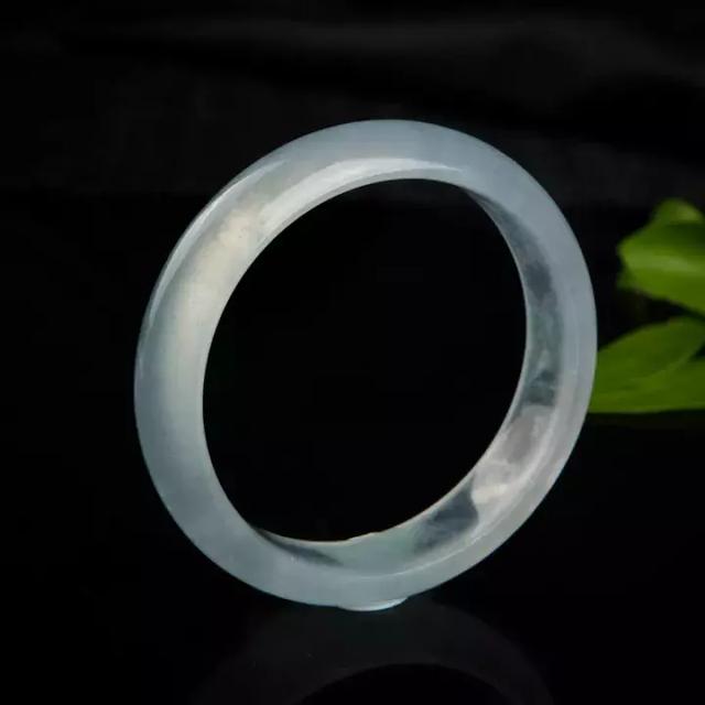 玻璃种翡翠知识讲解,翡翠行情知识大全-第1张图片-翡翠网 玻璃种翡翠知识讲解,翡翠行情知识大全-第1张图片-翡翠网