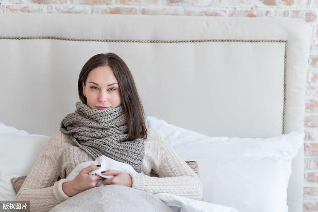 翡翠手镯是寒性的吗会不会手痛翡翠手镯越戴棉絮越多-第7张图片-翡翠网 翡翠手镯是寒性的吗会不会手痛翡翠手镯越戴棉絮越多-第7张图片-翡翠网