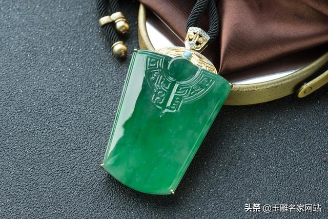 正规的翡翠鉴定证书是什么样的,翡翠手镯折射率1.66-第7张图片-翡翠网 正规的翡翠鉴定证书是什么样的,翡翠手镯折射率1.66-第7张图片-翡翠网