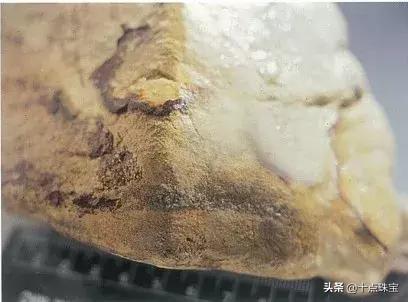 翡翠手镯飘墨绿翡翠手镯有裂纹怎么办-第15张图片-翡翠网 翡翠手镯飘墨绿翡翠手镯有裂纹怎么办-第15张图片-翡翠网