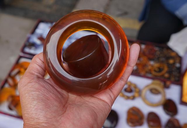 翡翠手镯的寓意大全,腾冲翡翠手镯-第17张图片-翡翠网 翡翠手镯的寓意大全,腾冲翡翠手镯-第17张图片-翡翠网