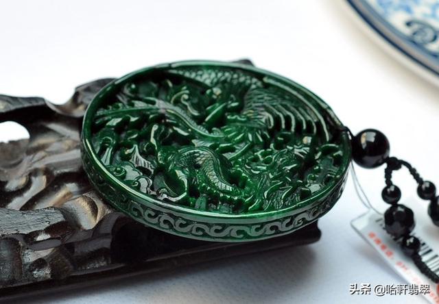 翡翠干青手镯真假翡翠镯子鉴别-第4张图片-翡翠网 翡翠干青手镯真假翡翠镯子鉴别-第4张图片-翡翠网