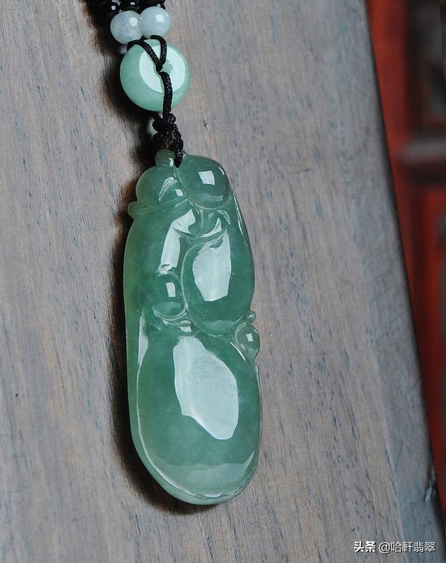 翡翠干青手镯真假翡翠镯子鉴别-第6张图片-翡翠网 翡翠干青手镯真假翡翠镯子鉴别-第6张图片-翡翠网