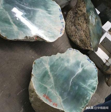 翡翠原石产量少吗,翡翠的原石在哪里-第4张图片-翡翠网 翡翠原石产量少吗,翡翠的原石在哪里-第4张图片-翡翠网