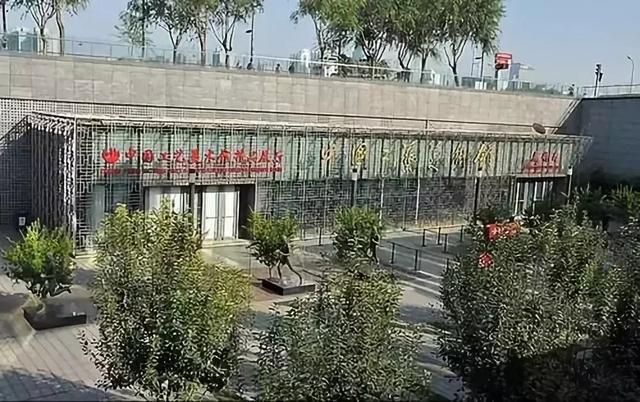 太后翡翠原石,慈禧太后的翡翠西瓜在哪里-第23张图片-翡翠网 太后翡翠原石,慈禧太后的翡翠西瓜在哪里-第23张图片-翡翠网