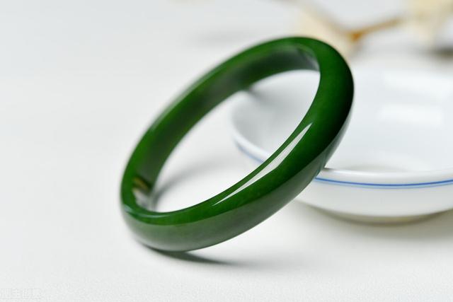 绿松石非均质**体,翡翠手镯非均质**体-第1张图片-翡翠网 绿松石非均质**体,翡翠手镯非均质**体-第1张图片-翡翠网