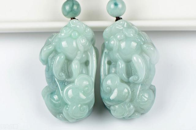 绿松石非均质**体,翡翠手镯非均质**体-第4张图片-翡翠网 绿松石非均质**体,翡翠手镯非均质**体-第4张图片-翡翠网