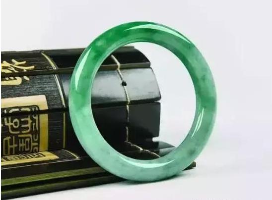 翡翠常用价格术语表,翡翠知识专业术语-第13张图片-翡翠网 翡翠常用价格术语表,翡翠知识专业术语-第13张图片-翡翠网