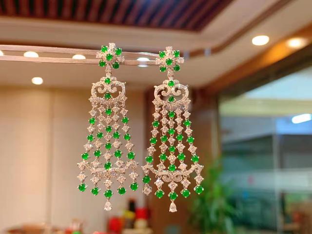 翡翠种水等级划分标准图片,翡翠颜色等级划分标准图片-第4张图片-翡翠网 翡翠种水等级划分标准图片,翡翠颜色等级划分标准图片-第4张图片-翡翠网