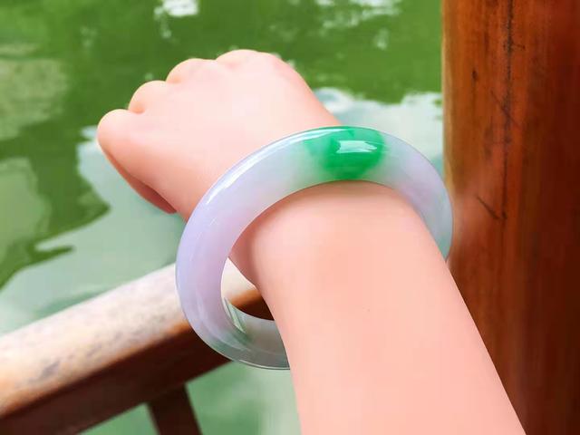 翡翠种水等级划分标准图片,翡翠颜色等级划分标准图片-第7张图片-翡翠网 翡翠种水等级划分标准图片,翡翠颜色等级划分标准图片-第7张图片-翡翠网