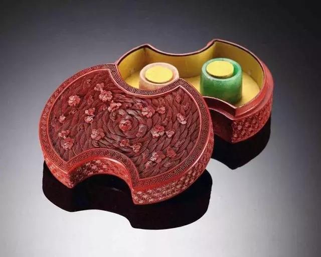 银丝手镯制作方法,清朝银丝翡翠手镯-第5张图片-翡翠网 银丝手镯制作方法,清朝银丝翡翠手镯-第5张图片-翡翠网