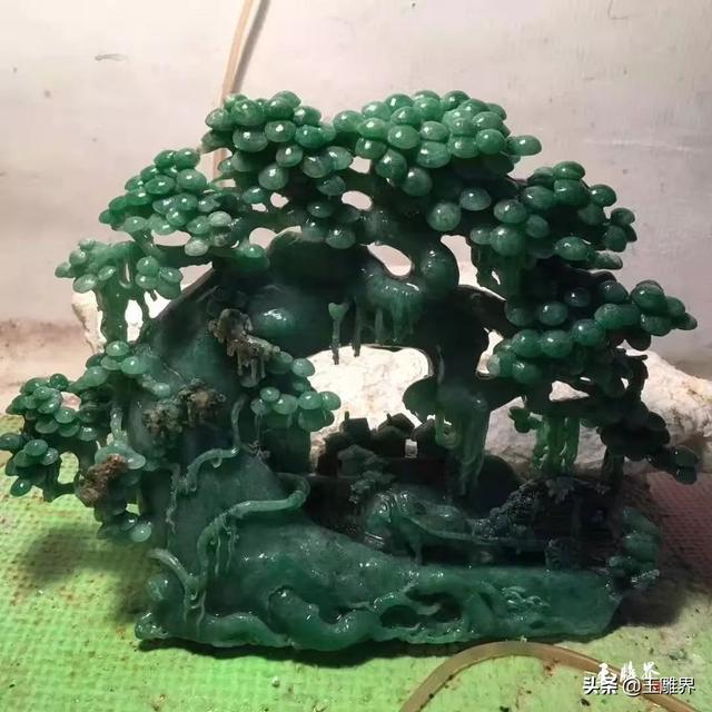 翠绿翡翠原石图片,翡翠的原石在哪里-第5张图片-翡翠网 翠绿翡翠原石图片,翡翠的原石在哪里-第5张图片-翡翠网