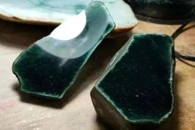 莫湾基翡翠原石漂蓝花,翡翠原石场口-第1张图片-翡翠网 莫湾基翡翠原石漂蓝花,翡翠原石场口-第1张图片-翡翠网