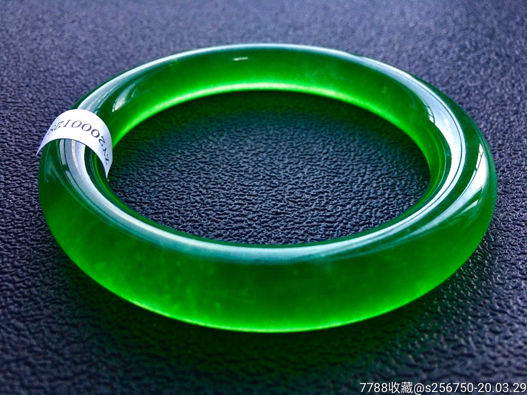 什么样的翡翠手镯好二手翡翠手镯价格-第1张图片-翡翠网