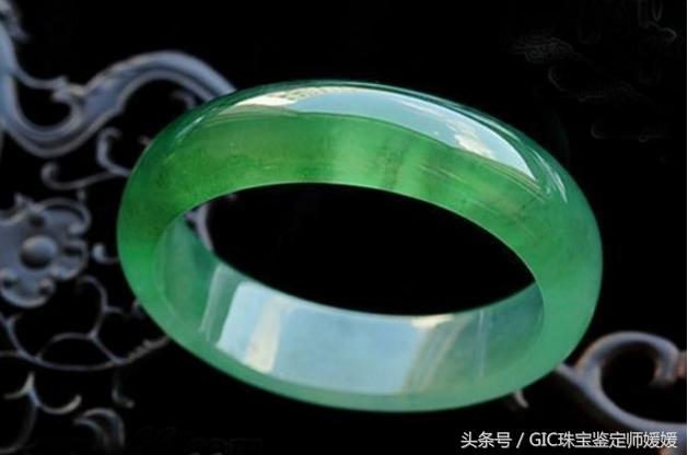 戴玉手镯有什么讲究翡翠手镯的讲究-第2张图片-翡翠网 戴玉手镯有什么讲究翡翠手镯的讲究-第2张图片-翡翠网
