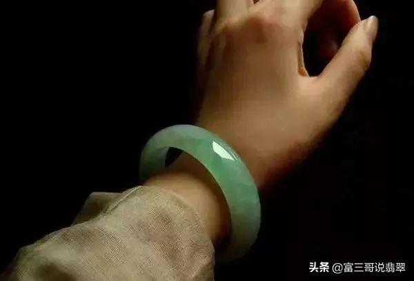 贵妃镯多少钱贵妃翡翠手镯图片-第8张图片-翡翠网 贵妃镯多少钱贵妃翡翠手镯图片-第8张图片-翡翠网