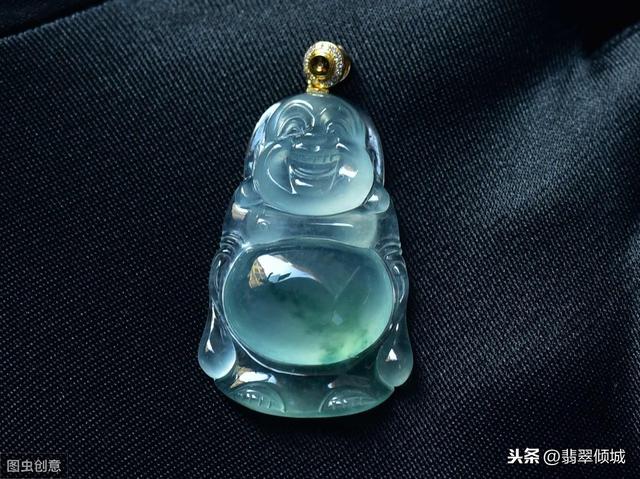 飘黑花翡翠手镯好不好,翡翠手镯有飘黑能买吗-第4张图片-翡翠网 飘黑花翡翠手镯好不好,翡翠手镯有飘黑能买吗-第4张图片-翡翠网