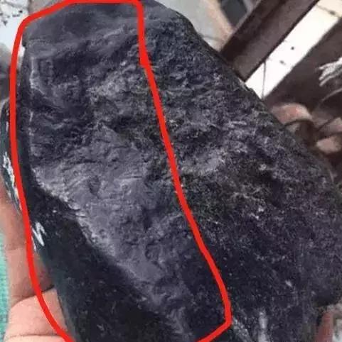 莫湾基翡翠原石漂蓝花,莫湾基原石特点-第9张图片-翡翠网 莫湾基翡翠原石漂蓝花,莫湾基原石特点-第9张图片-翡翠网