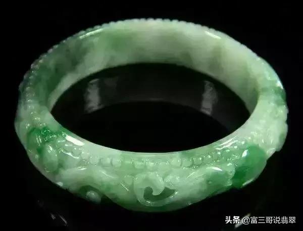 200元的翡翠手镯是真的吗,1万块翡翠手镯是真的么-第11张图片-翡翠网 200元的翡翠手镯是真的吗,1万块翡翠手镯是真的么-第11张图片-翡翠网