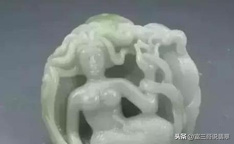 200元的翡翠手镯是真的吗,1万块翡翠手镯是真的么-第12张图片-翡翠网 200元的翡翠手镯是真的吗,1万块翡翠手镯是真的么-第12张图片-翡翠网