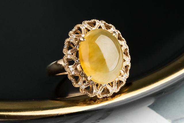 安徽黄翡翠鉴定,黄翡翠鉴定价格-第5张图片-翡翠网 安徽黄翡翠鉴定,黄翡翠鉴定价格-第5张图片-翡翠网