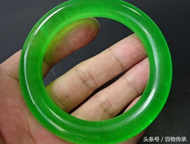 买翡翠手镯去哪个网站,刚买回来的翡翠手镯-第1张图片-翡翠网 买翡翠手镯去哪个网站,刚买回来的翡翠手镯-第1张图片-翡翠网