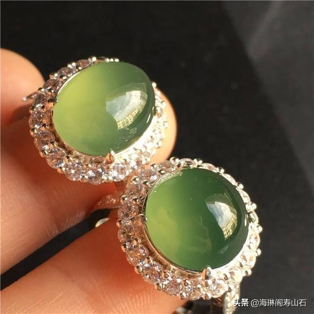 翡翠手镯薄的好吗,手镯厚的好还是薄的好-第13张图片-翡翠网 翡翠手镯薄的好吗,手镯厚的好还是薄的好-第13张图片-翡翠网