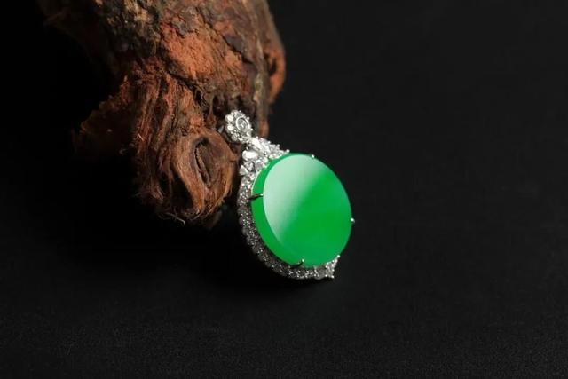 清代翡翠朝珠价格清代满绿翡翠朝珠-第12张图片-翡翠网 清代翡翠朝珠价格清代满绿翡翠朝珠-第12张图片-翡翠网