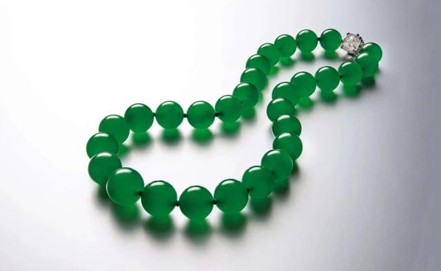 清代翡翠朝珠价格清代满绿翡翠朝珠-第14张图片-翡翠网 清代翡翠朝珠价格清代满绿翡翠朝珠-第14张图片-翡翠网