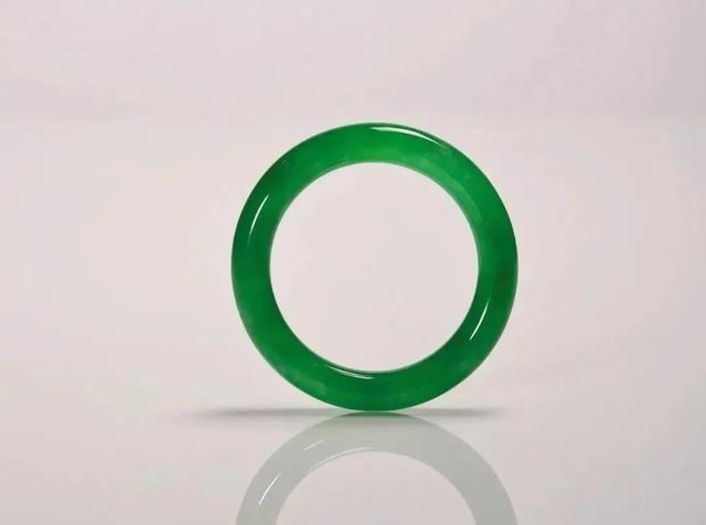 清代翡翠朝珠价格清代满绿翡翠朝珠-第15张图片-翡翠网 清代翡翠朝珠价格清代满绿翡翠朝珠-第15张图片-翡翠网