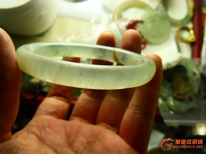 老玉镯的价格及图片清朝老翡翠手镯-第2张图片-翡翠网 老玉镯的价格及图片清朝老翡翠手镯-第2张图片-翡翠网