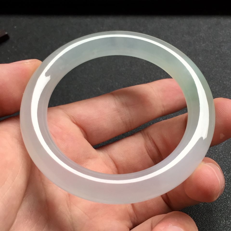 三色冰种翡翠手镯价格,冰种翡翠手镯多少钱-第1张图片-翡翠网 三色冰种翡翠手镯价格,冰种翡翠手镯多少钱-第1张图片-翡翠网