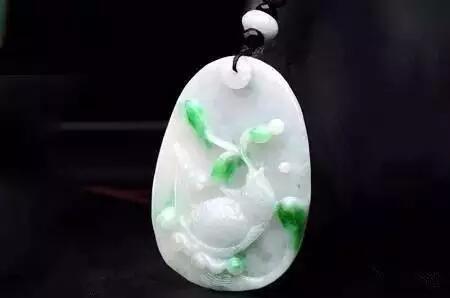 白底青种翡翠,翡翠手镯白底糯种手镯-第1张图片-翡翠网 白底青种翡翠,翡翠手镯白底糯种手镯-第1张图片-翡翠网