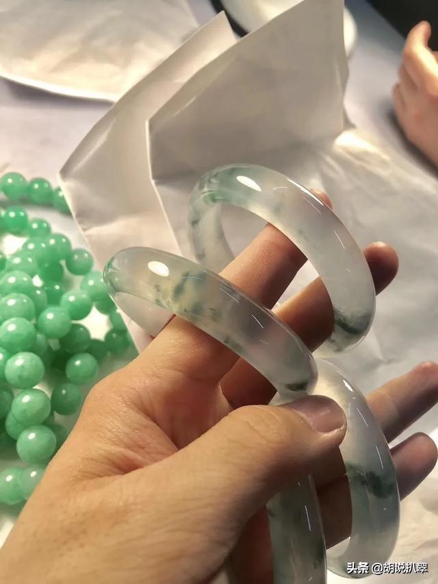 佛山平洲玉器市场水多深平州翡翠手镯-第14张图片-翡翠网 佛山平洲玉器市场水多深平州翡翠手镯-第14张图片-翡翠网