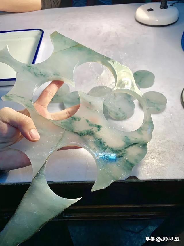 佛山平洲玉器市场水多深平州翡翠手镯-第17张图片-翡翠网 佛山平洲玉器市场水多深平州翡翠手镯-第17张图片-翡翠网